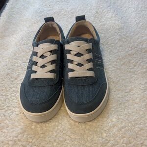 Women’s size 6D Revitalign orthotic slip in Blue Denim Sneakers with White Laces